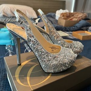 Enzo Angiolini silver sequins platform heels. Womens size 8.5